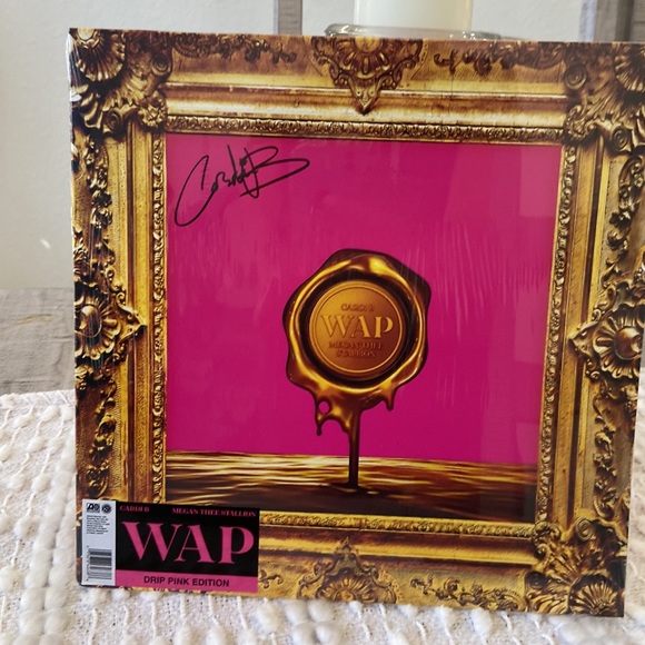 Limited Edition Pink Drip SIGNED Cardi B WAP Vinyl - Picture 5 of 5